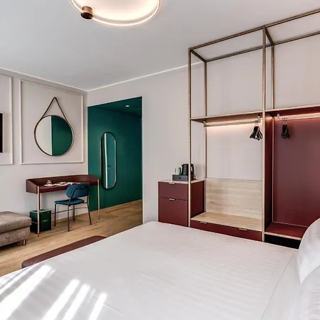 Hotel Adoro 4*