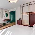 Otel Adoro 4*