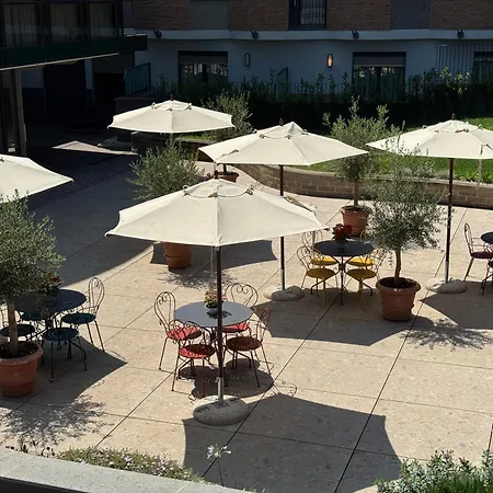 Adoro فندق روما