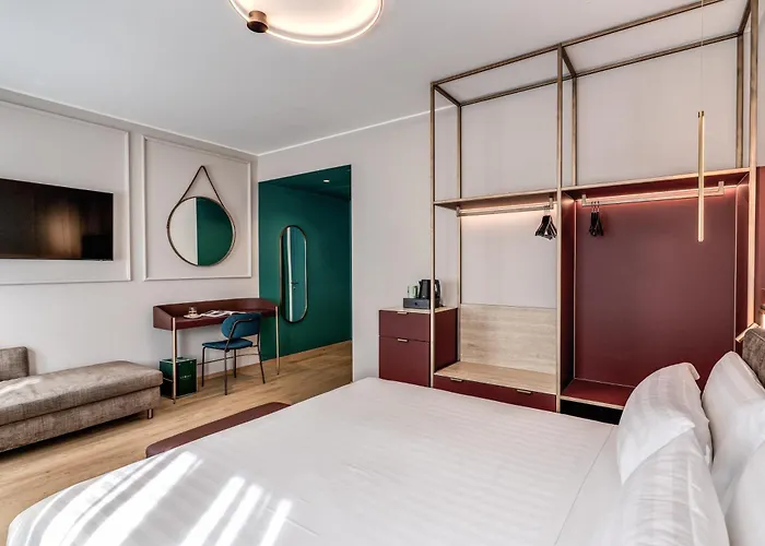 Hotel Adoro 4*
